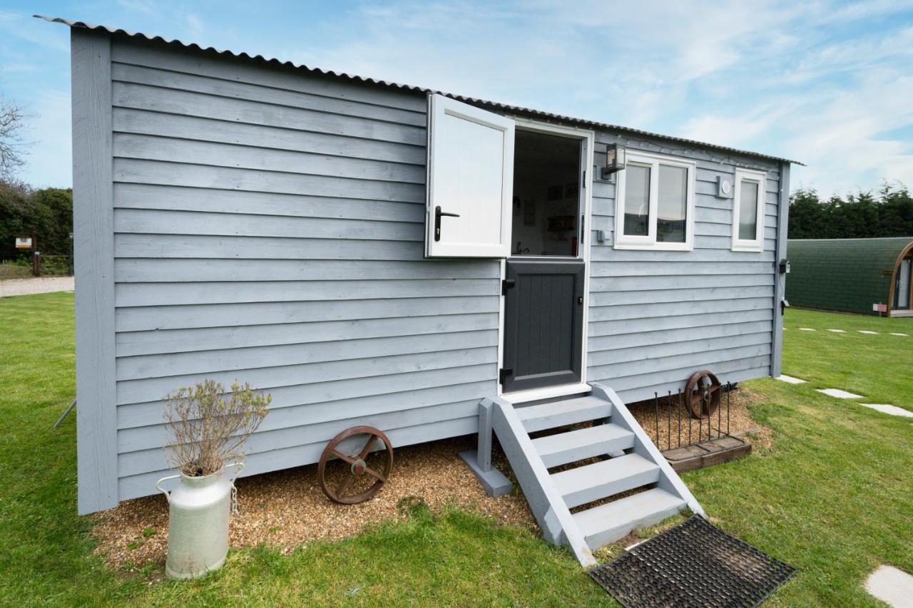 Lanterns Shepherds Huts & Glamping Happisburgh Exterior photo