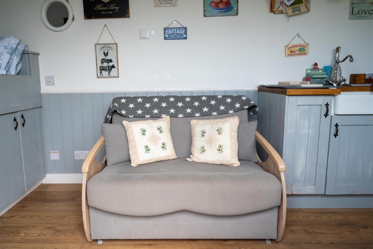 Lanterns Shepherds Huts & Glamping Happisburgh Exterior photo
