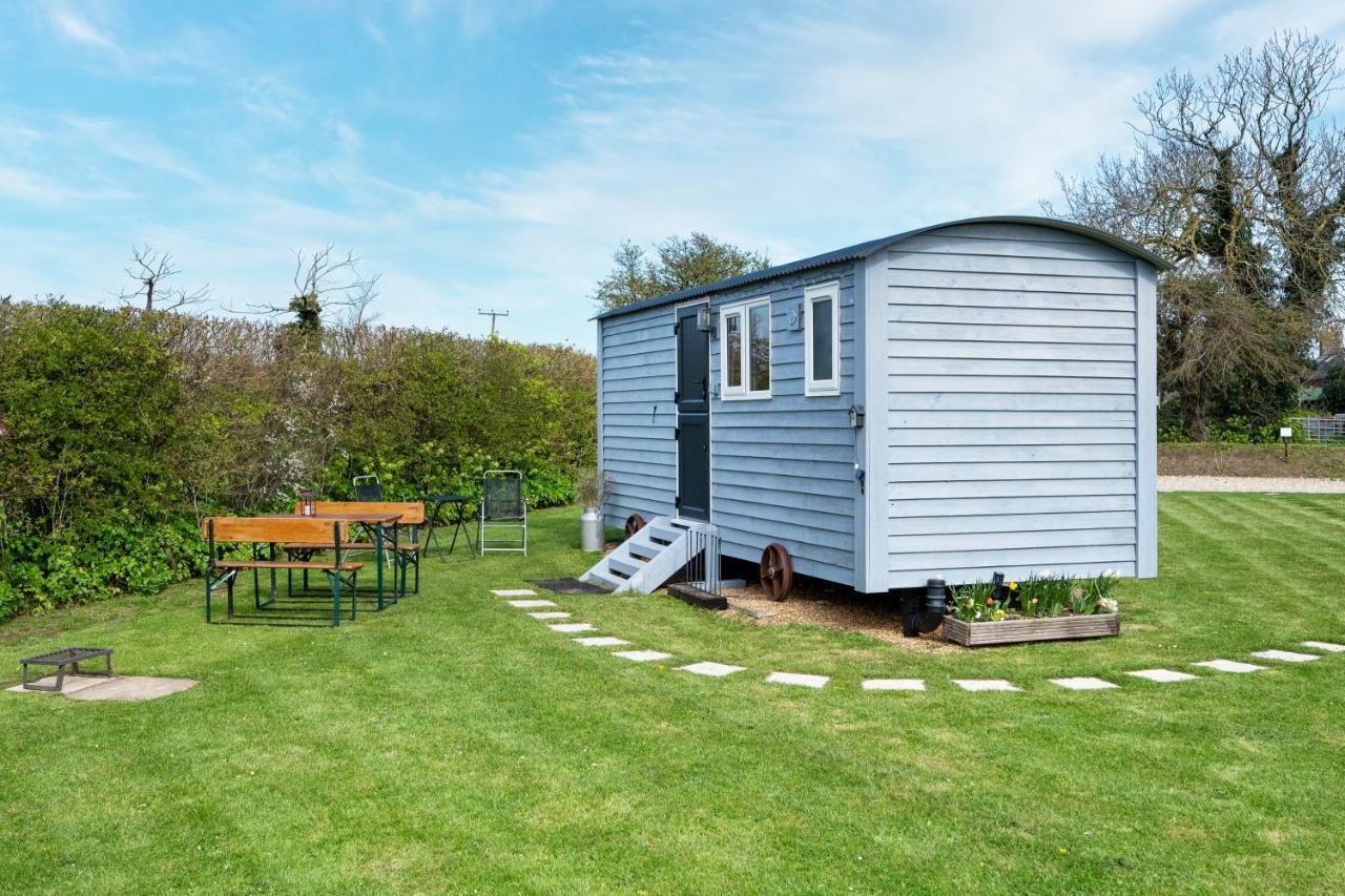 Lanterns Shepherds Huts & Glamping Happisburgh Exterior photo