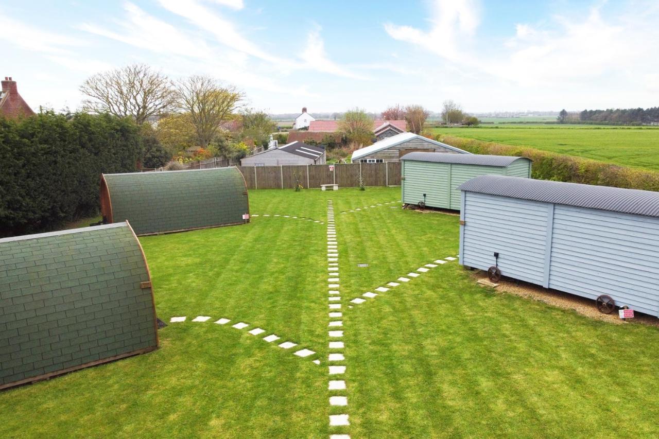 Lanterns Shepherds Huts & Glamping Happisburgh Exterior photo